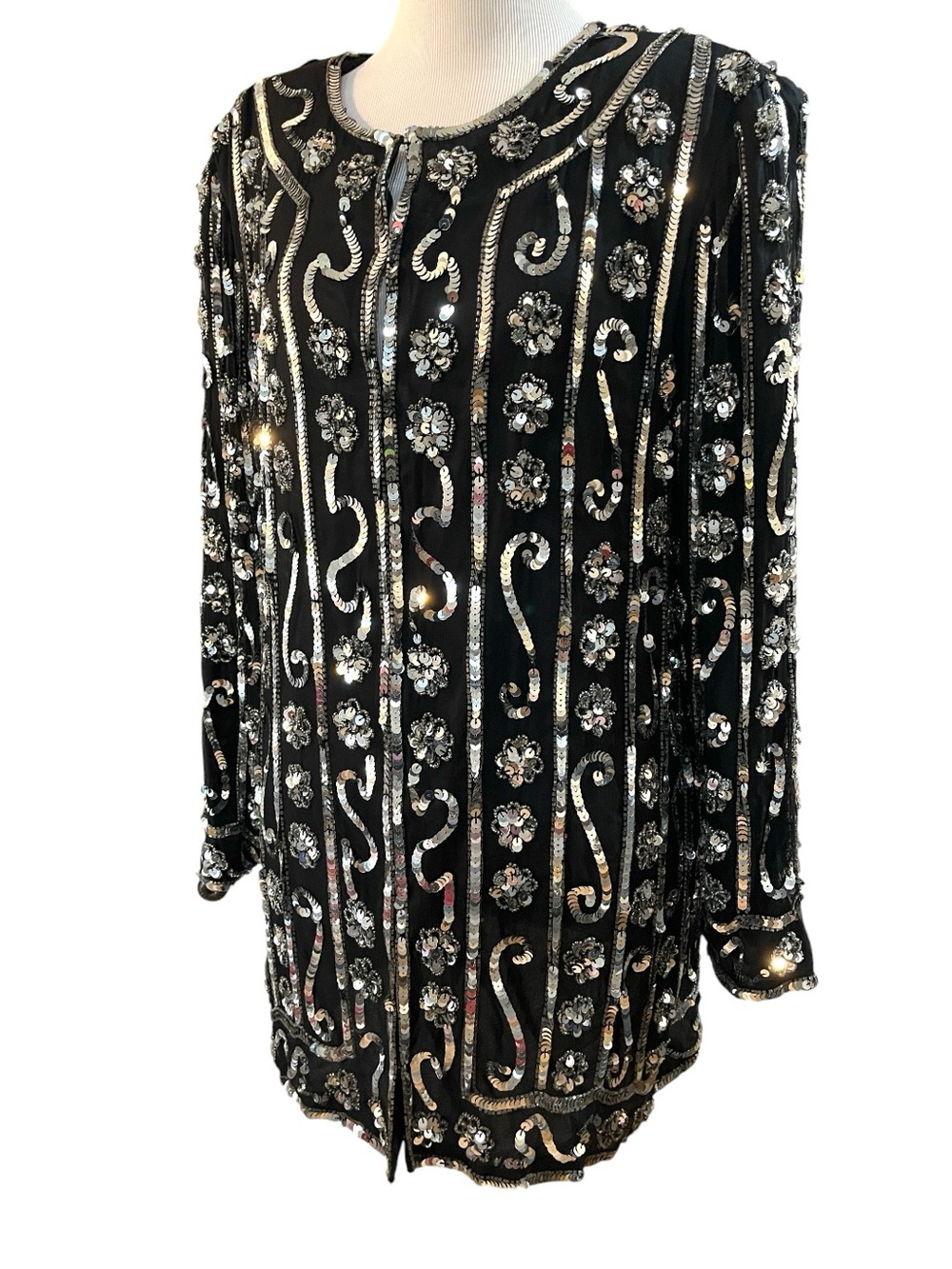 VINTAGE JEWEL QUEEN SEQUINED COVERED SILK JACKET BLACK SILVER SIZE LARGE